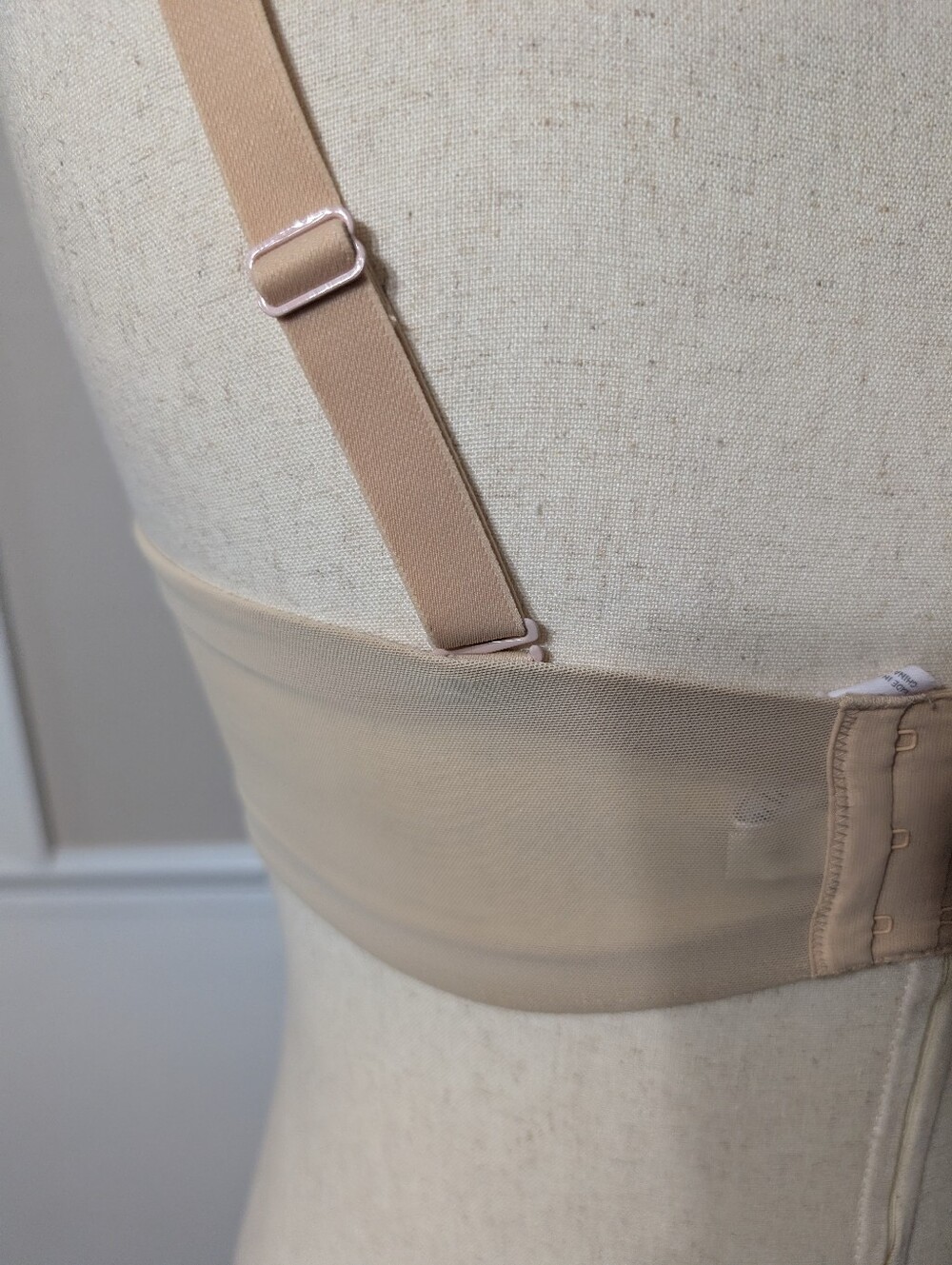 Auden 40C Convertible Strapless Nude Bra - Picture 3 of 5